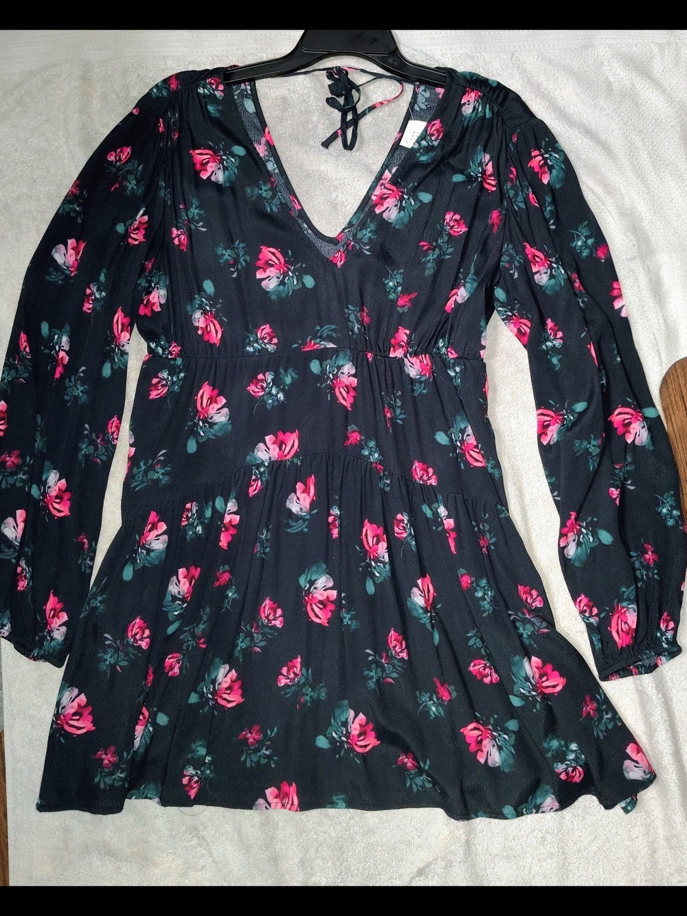 a new day Black Floral V-Neck Tiered Long Sleeve Tunic
